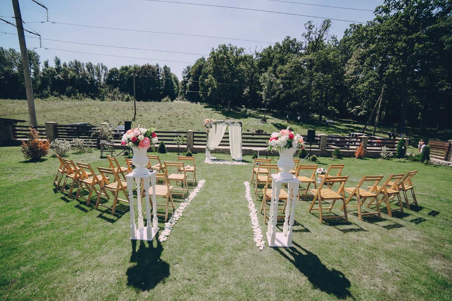 How to Plan a Dreamy Mountain Lodge Wedding on Any Budget